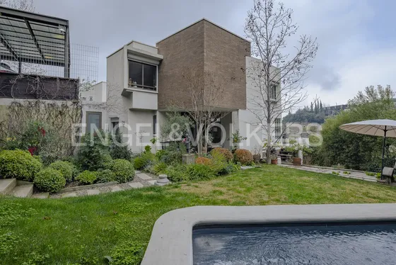 Condominio A Pasos Del Colegio Everest En Golf De Manquehue
