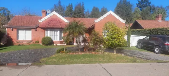 Casa En Venta Campos De Echeverría Canning 