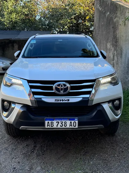 Toyota Hilux Sw4 2.8 Srx 177cv 4x4 7as At