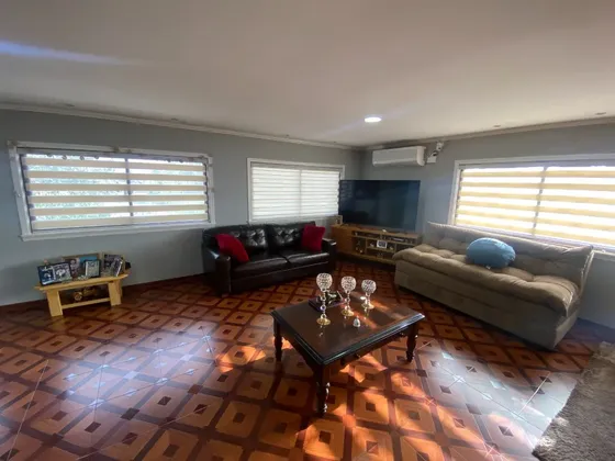 Casa En Venta En San Joaquín Con Estacionamiento