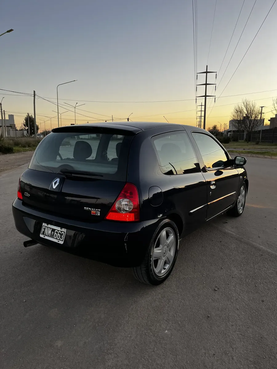 Renault Clio 1.6 Dynamique558657312307947524