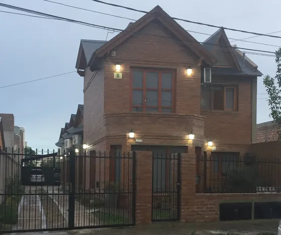 Puerto Madryn - Alquiler Por Día, Semana, Quincena, Departamentos Y Casas Totalmente Equipadas.