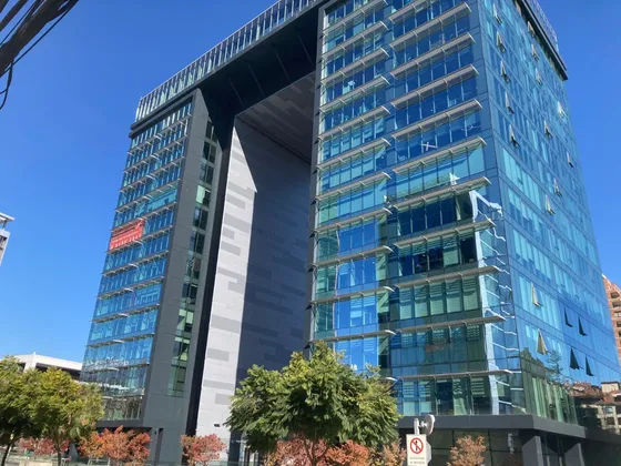 Arriendo Oficina Edificio Kennedy Plaza, Luis Carrera.
