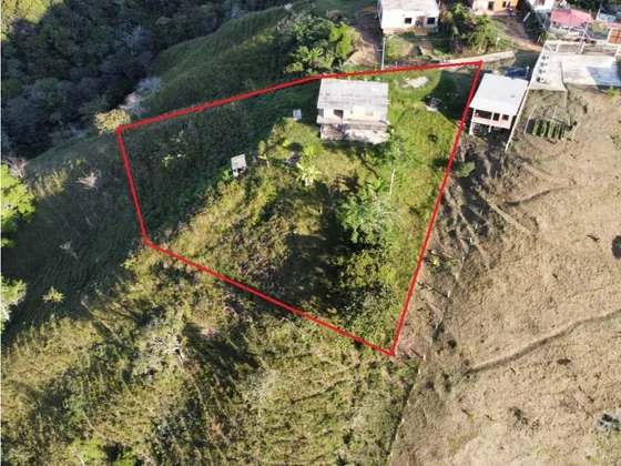Se Vende Lote Con Inicio De Casa En San Roque, Antioquia.