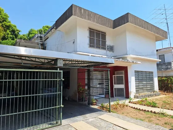 Casa Comercial En Venta. Urb. El Viñedo En Plena Av Andres Eloy Blanco. Mr. 