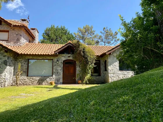 Casa En Venta En Carilo A 200 Mts Del Mar