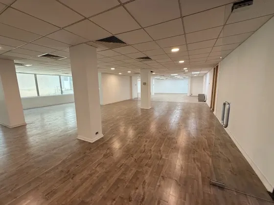 Local Comercial / Oficina En Zocalo / Barrio El Golf