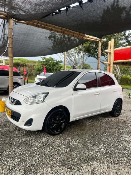 Nissan March 1.6 Sense