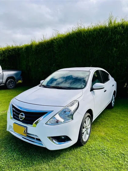 Nissan Versa 1.6 Advance