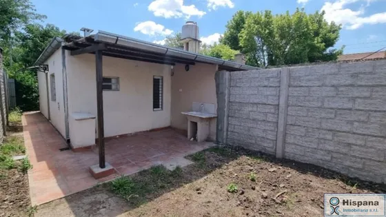 Departamento Con Patio En Alquiler, Sobre La Calle J.a. Garcia, B° Pinares, Del Viso.