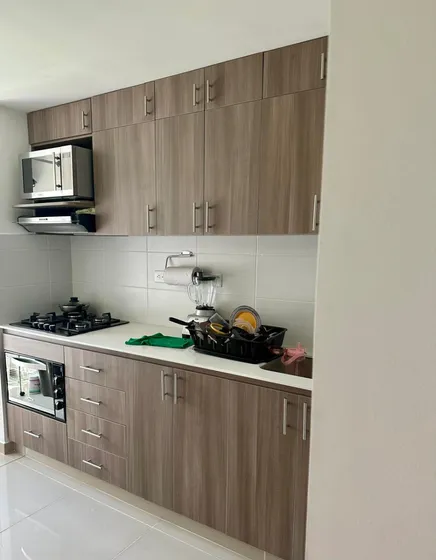 En Venta Amplio, Bonito E Iluminado Apartamento En Guayabal