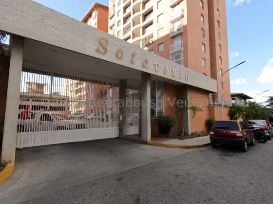 Ivonne Bracho Vende Hermoso Apartamento En El Oeste De Barquisimeto En Conjunto Con Piscina. Mls #25-23451