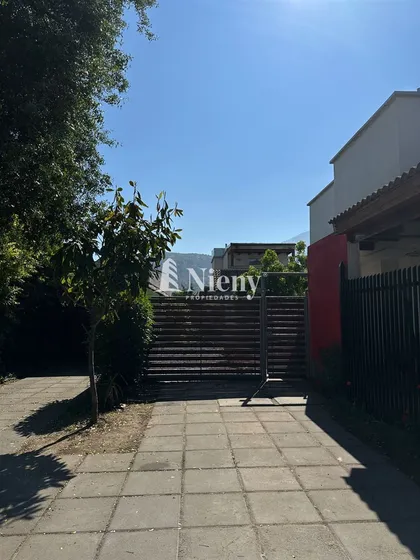 Casa En Venta De 5 Dorm. En Machalí