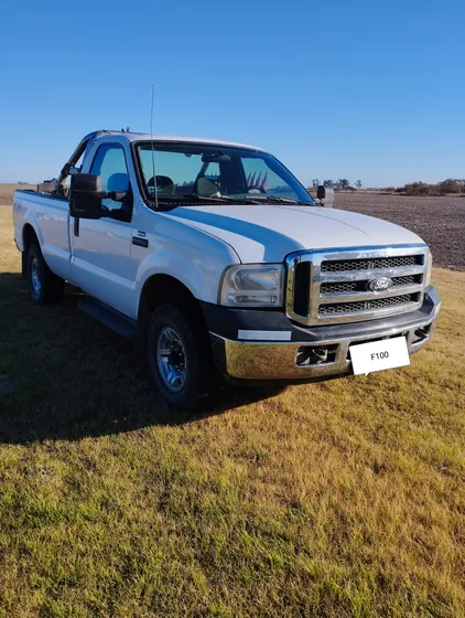 Ford F-100 3.9 Cab. Simple Xlt 4x4