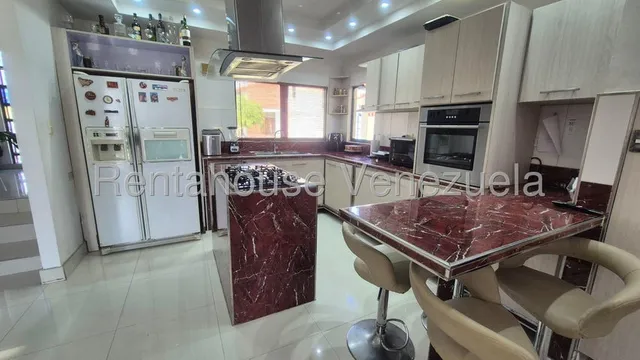 Daniela Linarez Vende Casas En Prestigioso Conjunto Residencial De La Zona Este De Barquisimeto Con Bellas Areas Comunes Tanque Subterraneo Cocina Concepto Abierto Barquisimeto Lara