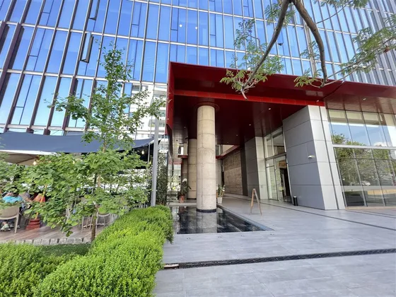 Oficina En Arriendo 2 Privado,pasos Del Metro Los Dominicos 