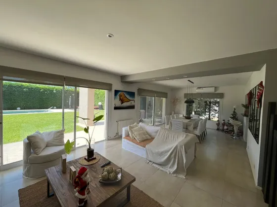Casa 5 Ambientes En Venta En Escobar