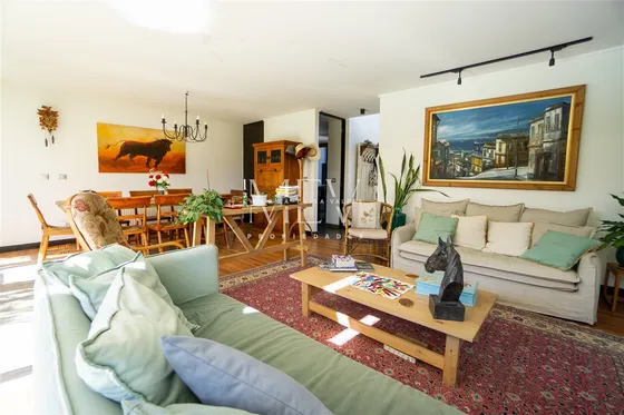 Casa En Venta De 5 Dorm. En La Reina