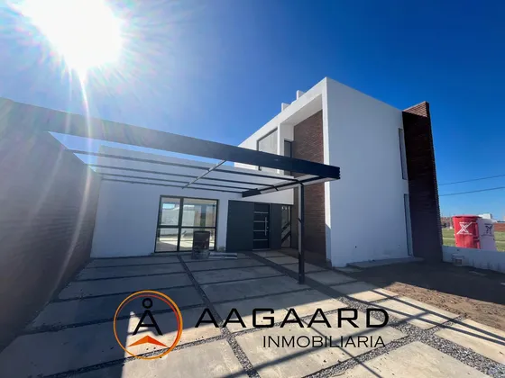 Quebrada De Manantiales Casa En Venta 3 Dormitorios 2 Baños Cochera Doble