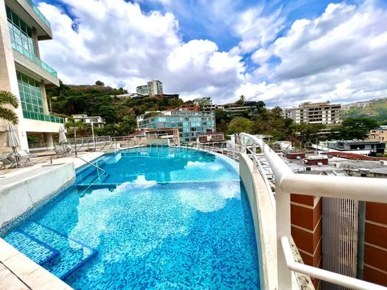 Exclusivo Apartamento, En Bella Residencia De La Zona, 24-26905