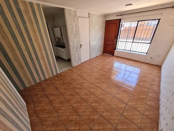 Casa Maipú Uf2.500 Primo Rivera Con 2 Transversal