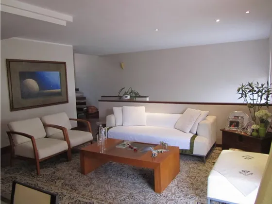 Se Vende Casa 529m2 5h/6b/3p Urb Miranda 2551