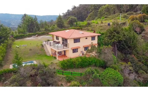 Venta Finca Moderna En Guarne Cercana A La Autopista