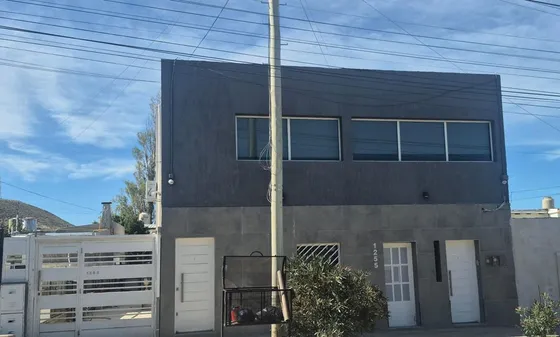 Casa  Dos Dormitorios 