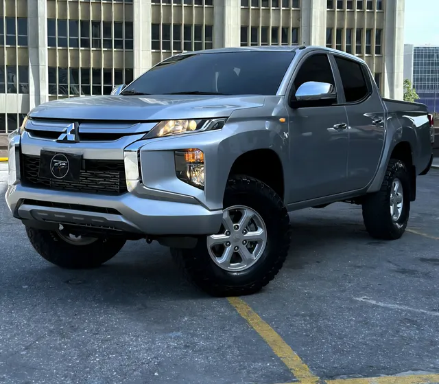 Mitsubishi L200 Sportero 2.7 Turbo Diesel