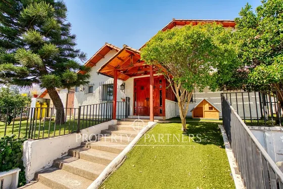 Venta De Excelente Y Espaciosa Casa En Alvaro Casa...