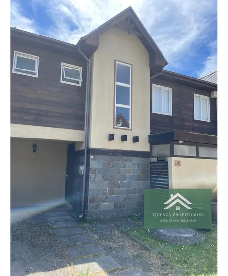 Oportunidad!!! Vendo Casa En Condominio En Pucón, 3d3b, Muy