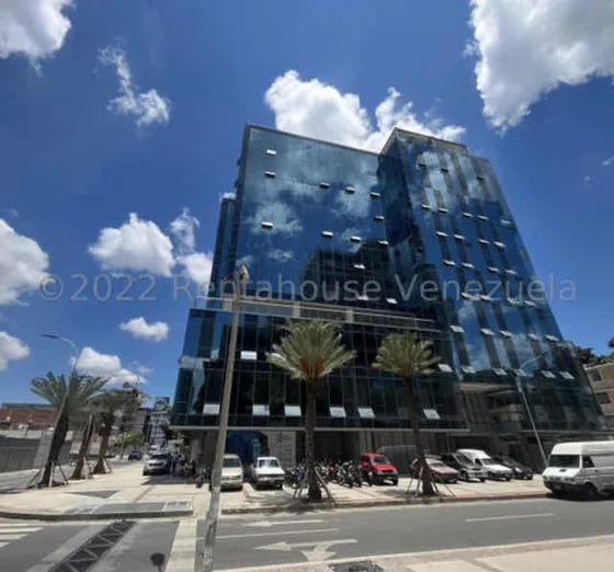 Oficina En Obra Gris En Las Mercedes 244 M2 Katiuska Quevedo