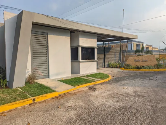 Angelica Rivas Vende Town House En Res Villa Lago, Guataparo