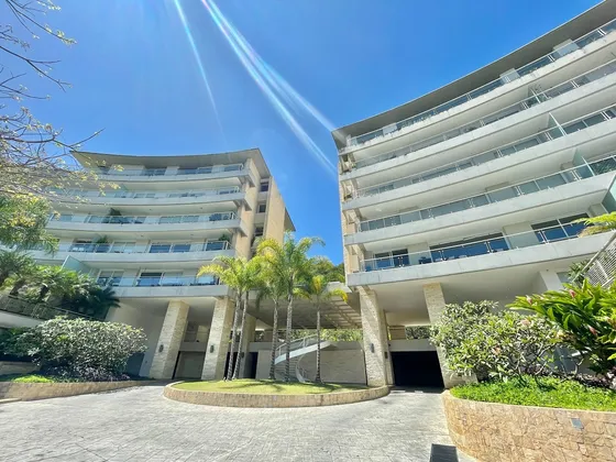 Ph Remodelado En Alquiler 900 M2 Lomas De La Alameda