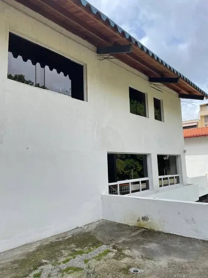 Venta De Terreno Con Bienechurias Urb. El Marques