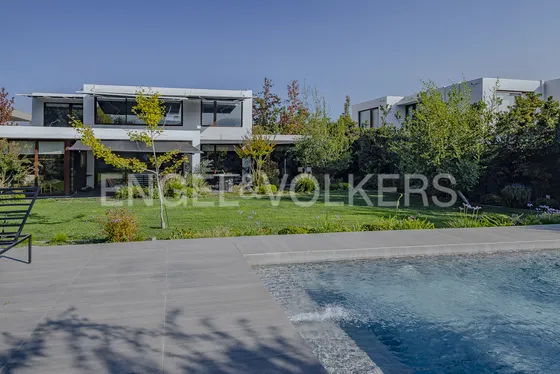 Excelente Casa Mediterránea En Condominio