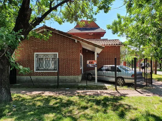 Chalet En Venta En Calzada, Oportunidad Real!!