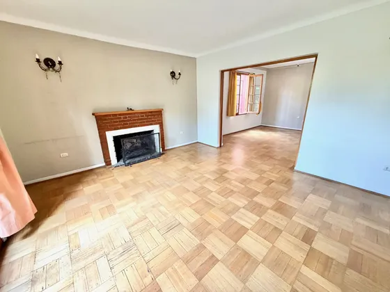 Gran Casa En Barrio Residencial