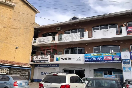  Local En Venta De 60.75 M² En Fovissste Playa Azul: Ideal Para Oficina Con Estacionamiento 