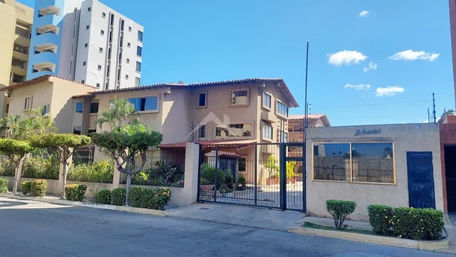 Home24 Pelicano Vende Hermosa Casa En El C.r. La Trinidad. Lecheria