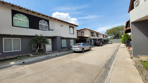 Townhouse En Venta En San Diego Conjunto Residencial Villas Las Josefinas Mcc