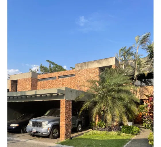Town House En Venta - La Granja