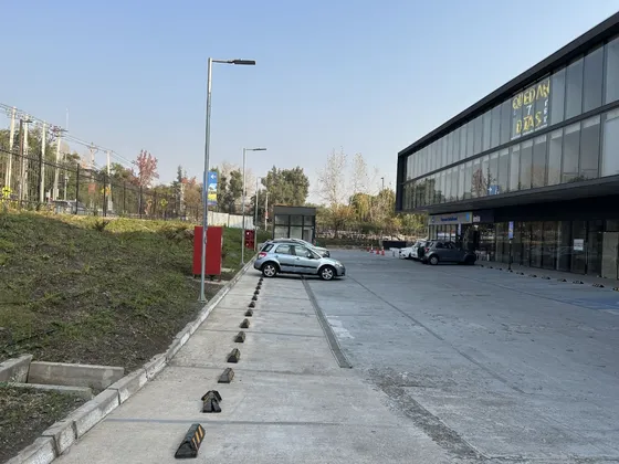Excelente Oficina A Estrenar Con Bodega Y Estacionamiento !