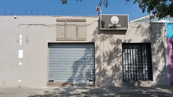 Local Comercial A Metros De Av. Einstein, Manzanal