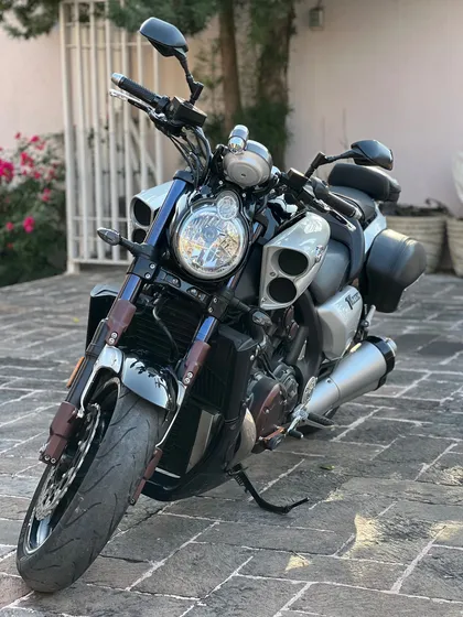 Yamaha V-max 2011 1700cc