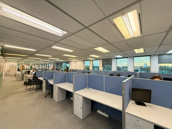 Alquiler Oficina  Panamericana Plaza - Espectacular Planta De 890mts2. - Saavedra