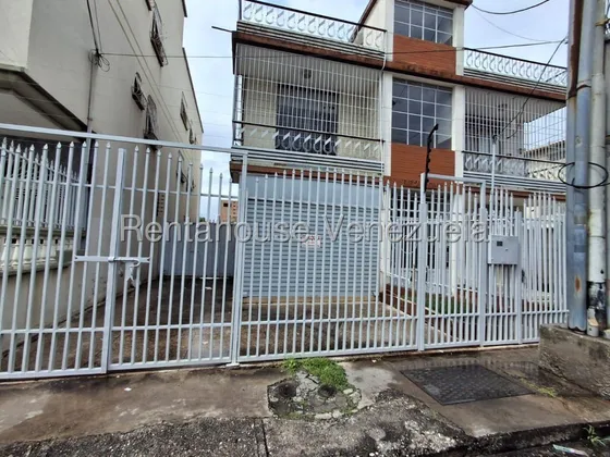 Venta Comodo Y Seguro Apartamento En El Este De La Ciudad De Barquisimeto Cod 25 -22780 Vk Katty Vasquez