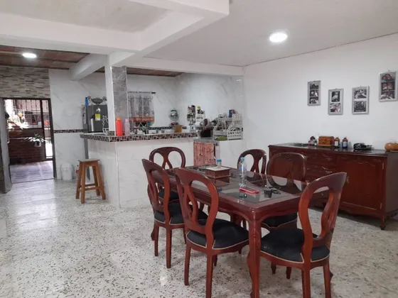 Se Vende Casa De Dos Pisos Barrio Las Delicias Palmira Valle Colombia