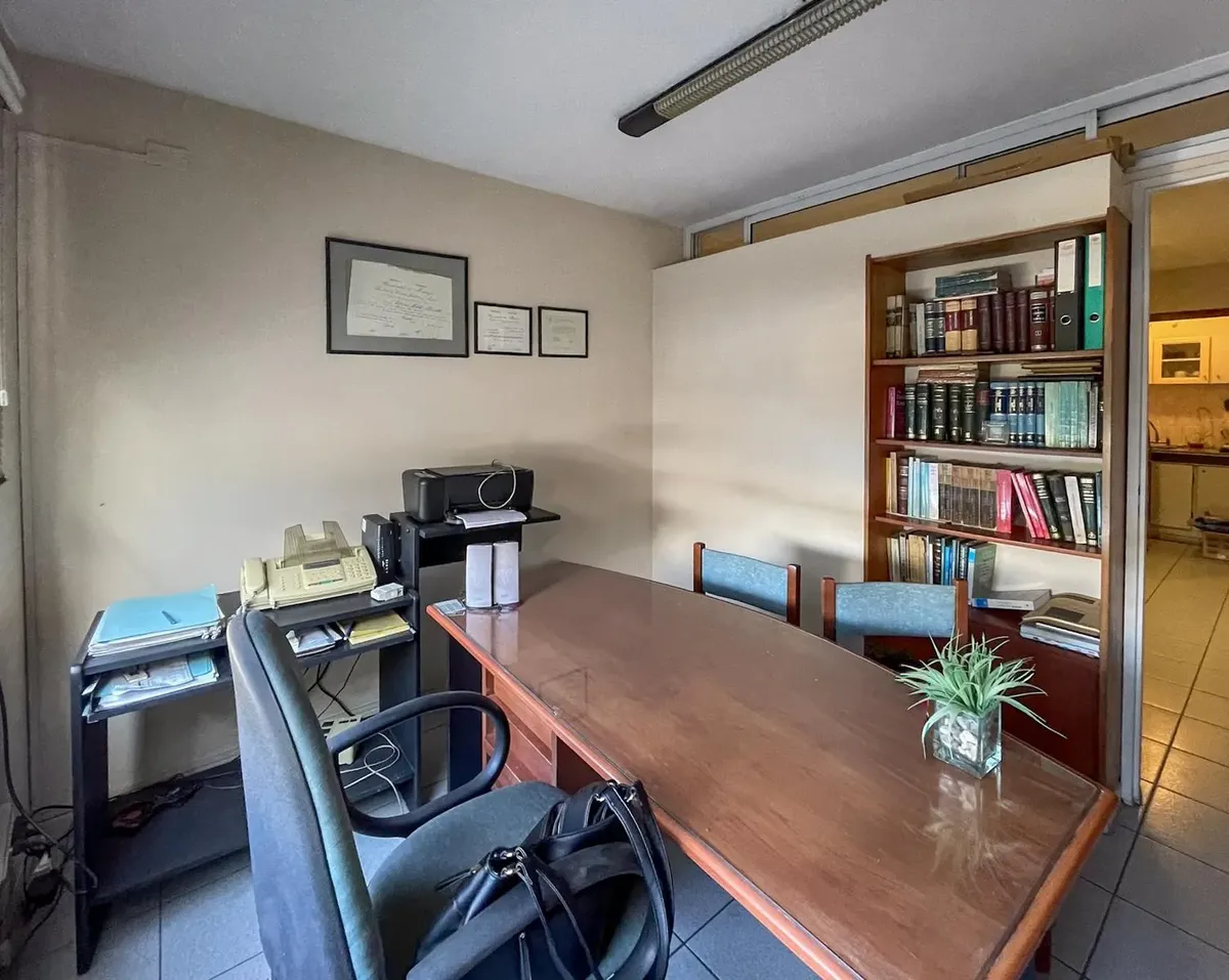 Office for Rent – Two-Room Office – Courts District