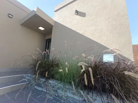 Casa Con Pileta A Estrenar En Barrio Santa Ana Villa Nueva Tigre. Sin Comisión (a Cargo De La Parte Vendedora)